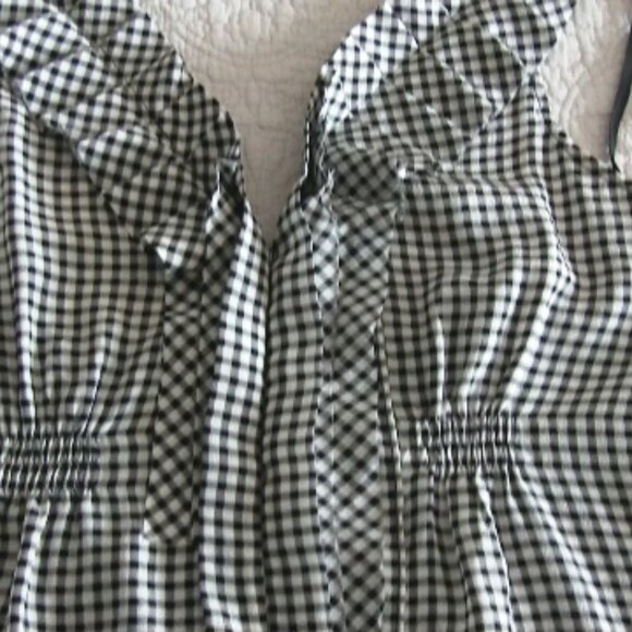 BCBGMAXAZRIA Silk Ruffle Gingham Halter Top. Black & White, S, NEW WITH TAGS - Picture 4 of 10